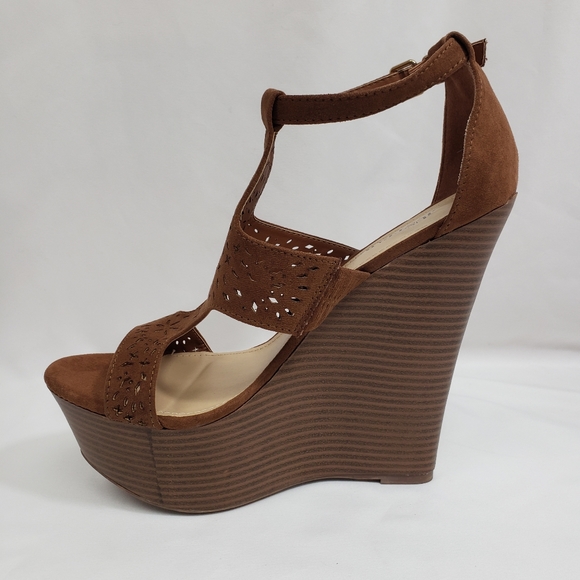 JustFab SHEREE Platform Sandals - Picture 6 of 16